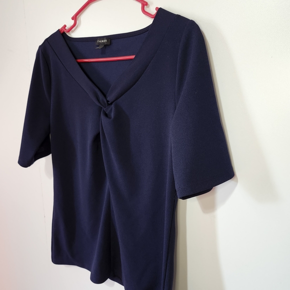 Talbots Twist V-Neck Tee Navy Blue Small Comfortable Washable 3/4 Sleeve Top - Picture 3 of 9
